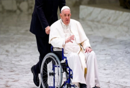 Pope cancels Africa trip due to bad knee, Canada trip unsure